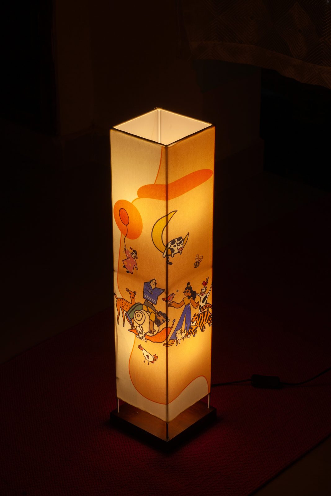 Custom illustrated lamp by Oji Story