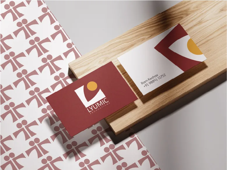 Lyumic branded robe
